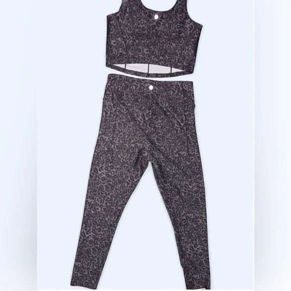 Harmony Balance Gray Leopard Print Two-Piece Yoga Set - Size Large - Picture 7 of 8